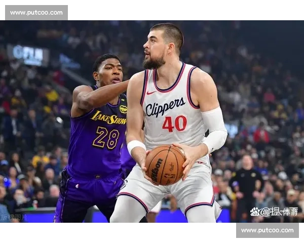 太阳对决快船西部焦点战巨星碰撞季后赛格局前瞻走势与胜负关键解析