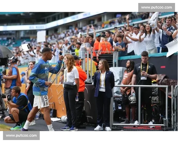 欧冠焦点对决皇马硬碰大巴黎姆巴佩对阵银河战舰谁主沉浮之夜引爆期待