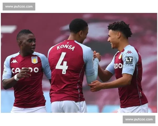 维拉主场迎战曼联英超焦点之夜胜负悬念引爆球迷热情巅峰对决走势成谜 维拉主场迎战曼联英超焦点之夜胜负悬念引爆球迷热情巅峰对决走势成谜